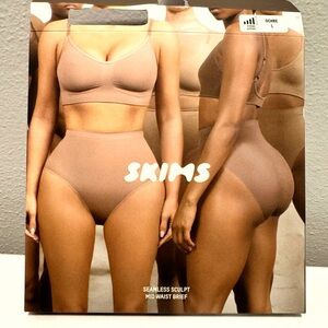 Skims seamless sculpt mid waist brief